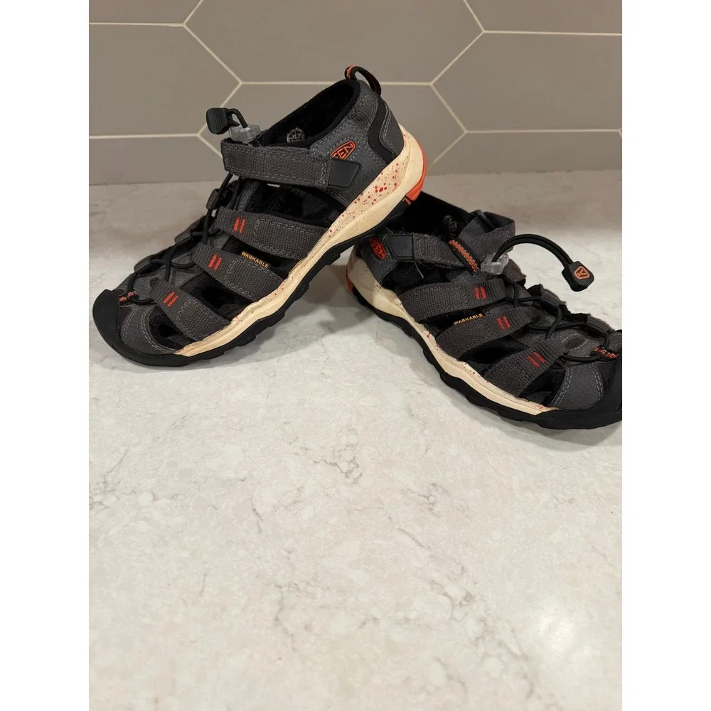 Keen Newport H2 Grey Orange Water Hiking Sandals Youth Size 4 1018426